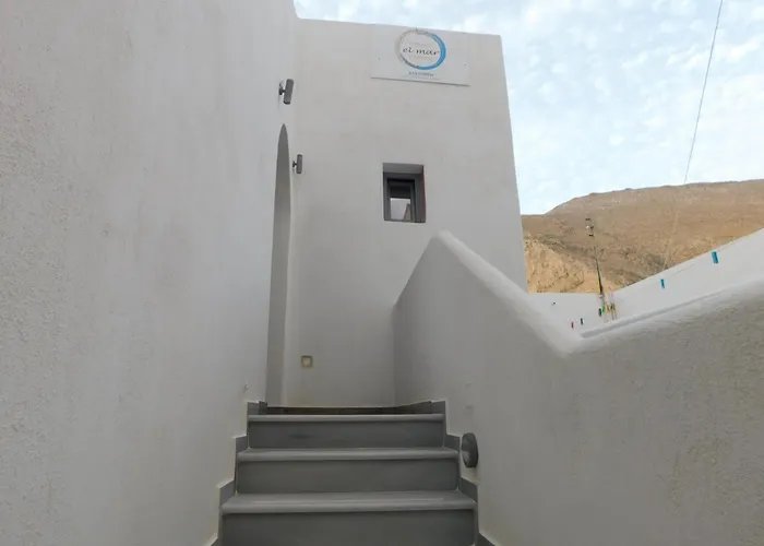 Centralic Perissa (Santorini)